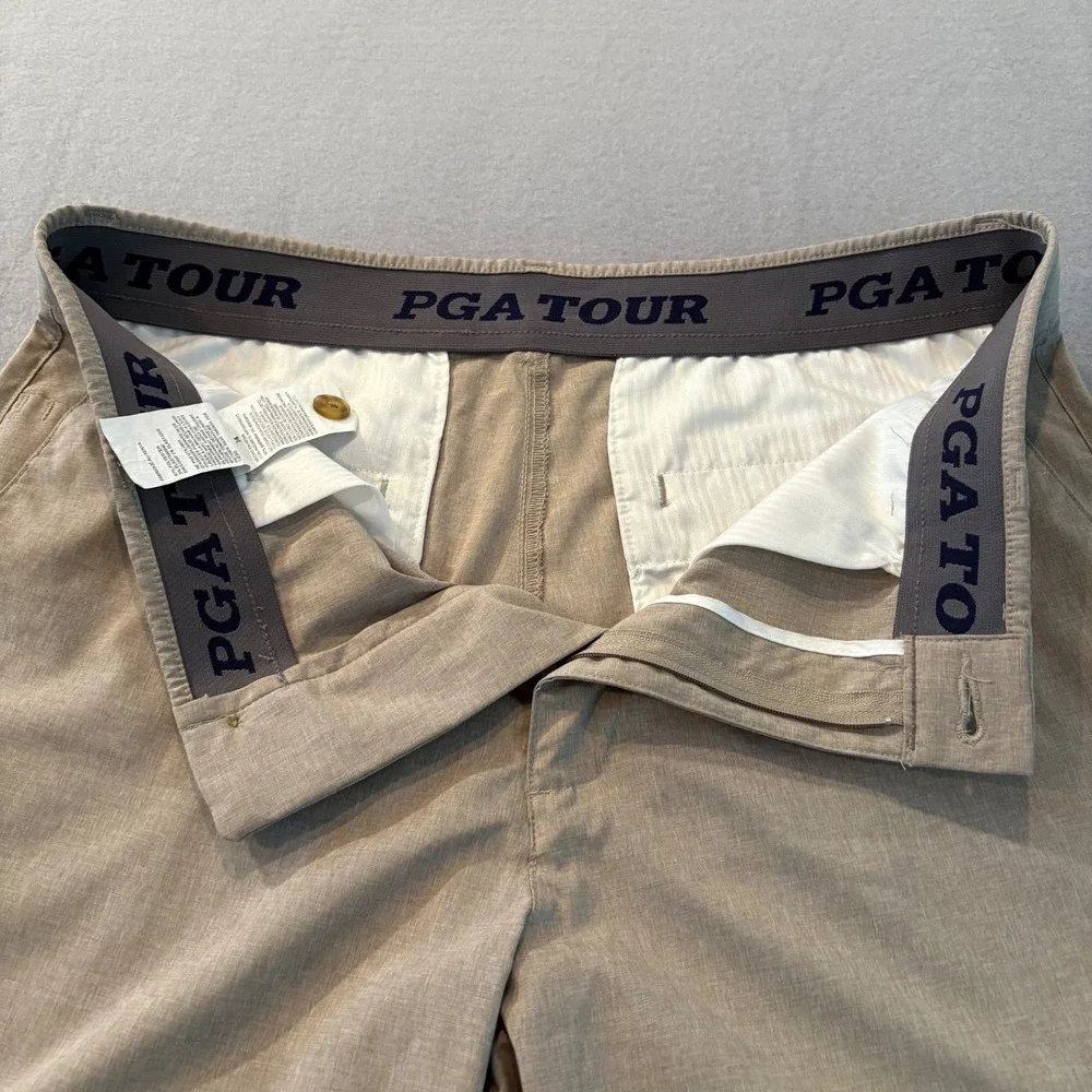 PGA Tour Men's Golf Shorts Beige Flat Front Performance Stretch Size 34 (33) EUC